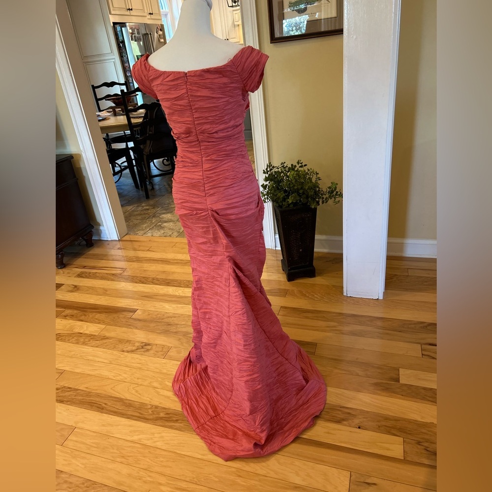 Alex Evenings Off-Shoulder Rouched Maxi Dress - Picture 7 of 10